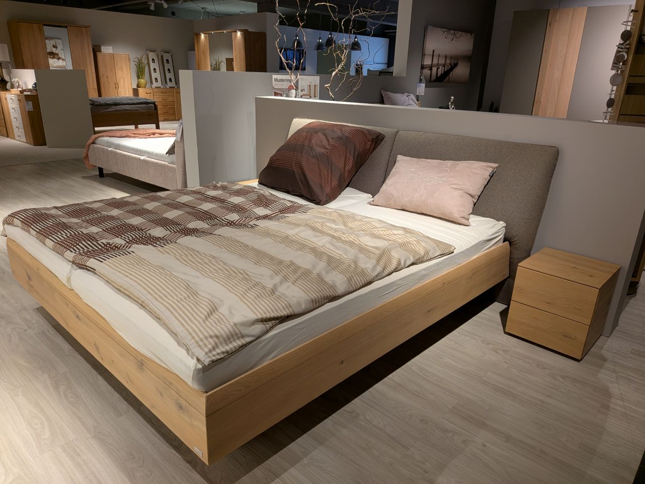 Schlafzimmer komplett mit Bett Contur Baveno reduziert