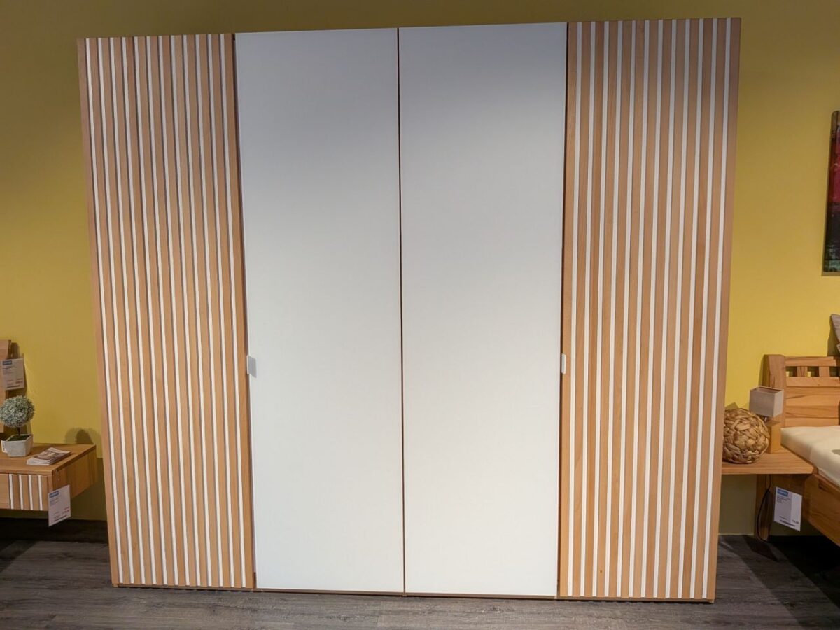 Schlafzimmer Bett 180x200 cm und Schrank SALE
